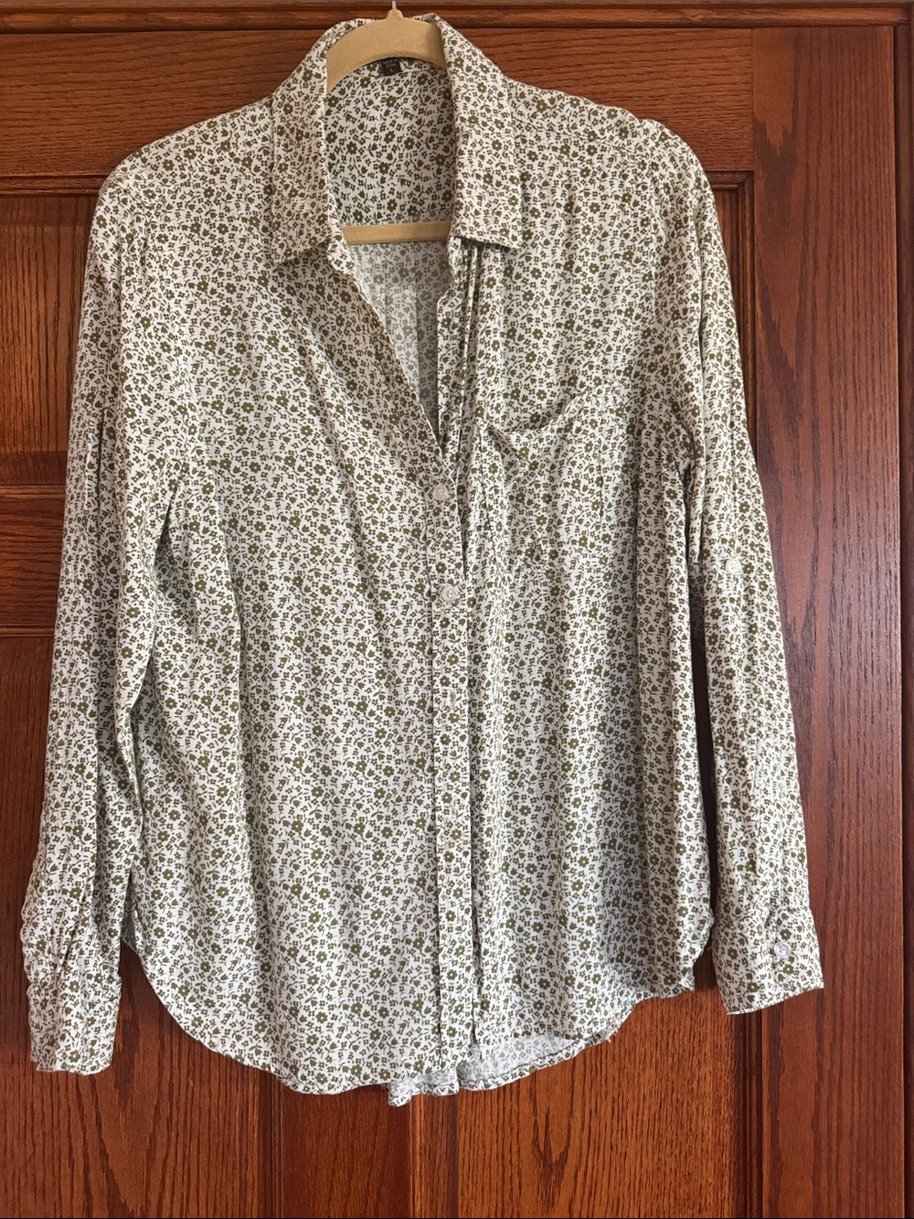 Velvet Heart Cream Button-Down Shirt with Olive Floral Print women’s L